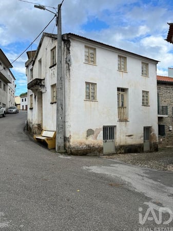 House in Alvito da Beira - view 1