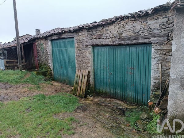 House in Salsas - view 1