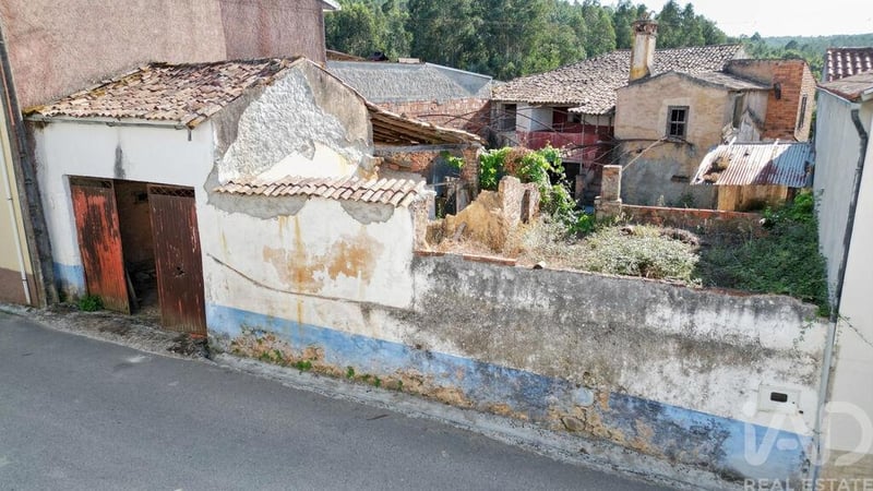 House in Miranda do Corvo - view 1