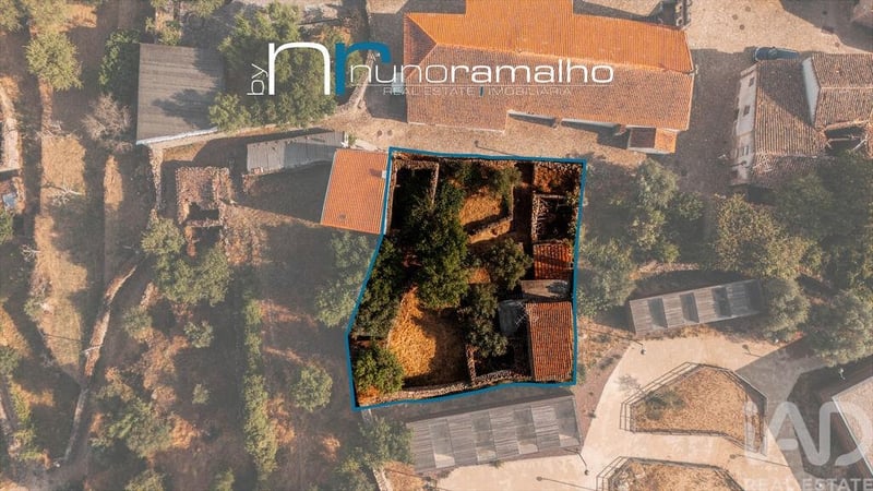 House in Pinhel - view 1