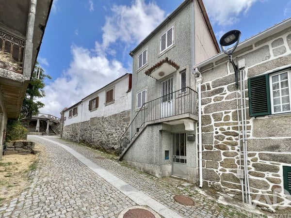 House in Gosende - view 1