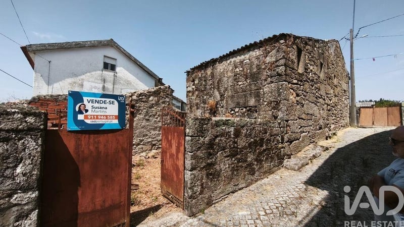 House in Seixo da Beira - view 1