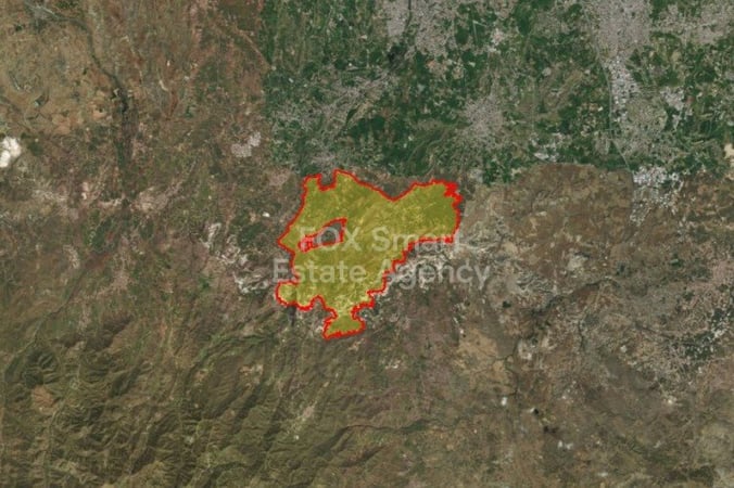 Land in Pera - view 1