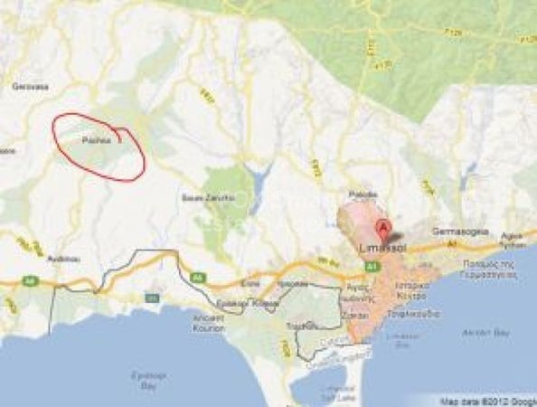 Land in Pachna - view 1