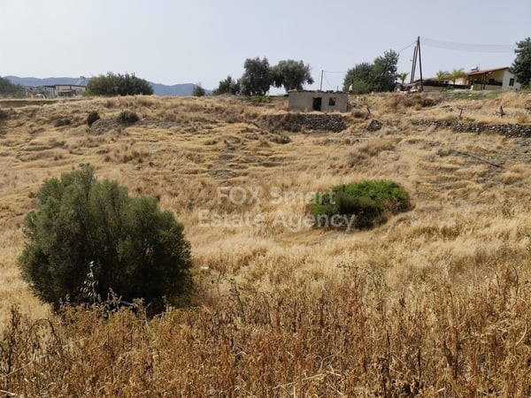 Land in Parekklisha - view 1