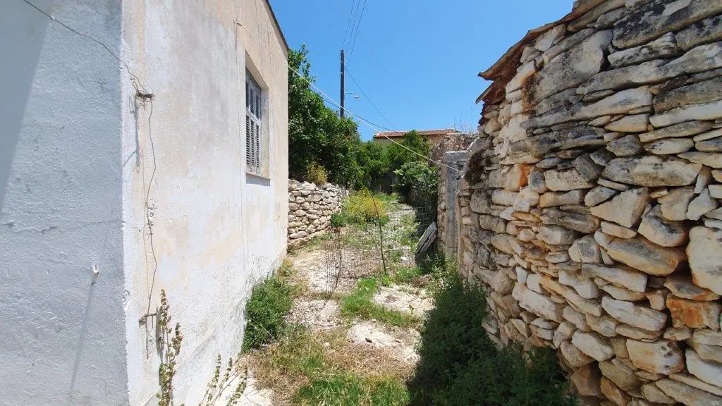 House in Gavalochori - Image 3