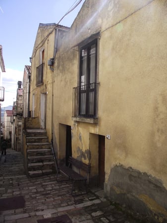 House in Civitacampomarano - view 1