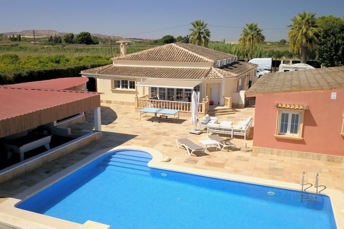 Villa in Heredades - view 1