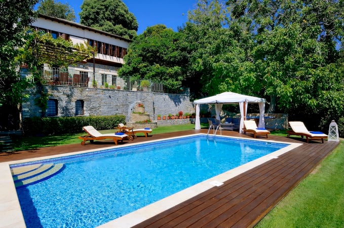 Villa in Milies - view 1