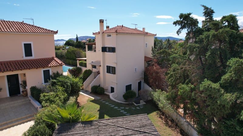 Villa in Plepi - view 1