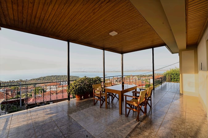 House in Sparto - view 1