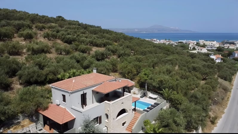 Villa in Apokoronas - view 1