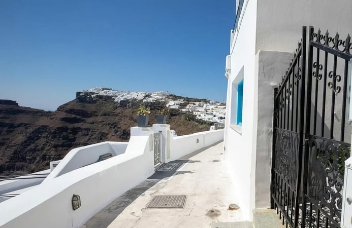 Villa in Santorini - view 1