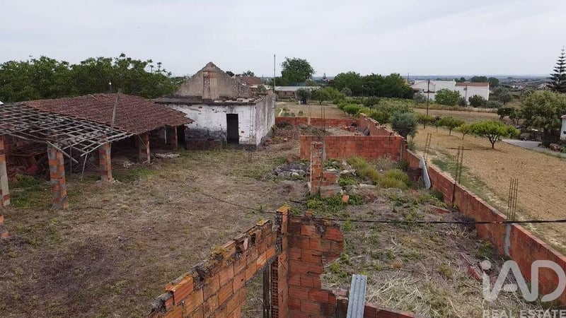 House in Azoia de Cima - view 1