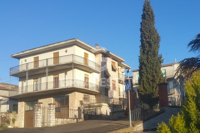 House in Ficulle - view 1