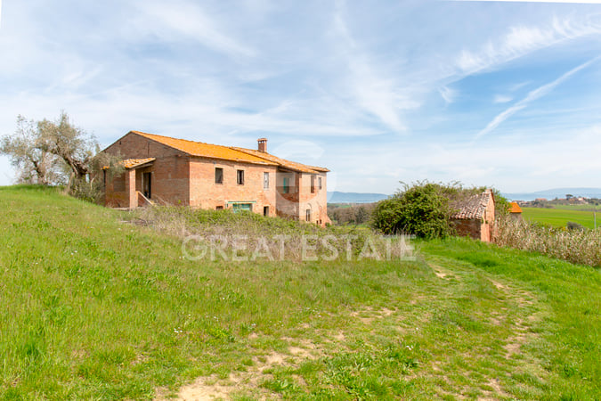 House in Castiglione del Lago - view 1