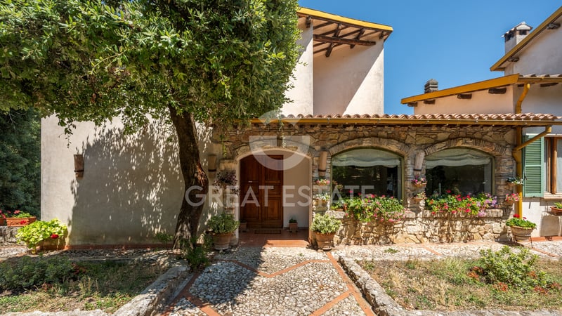 House in Spoleto - view 1