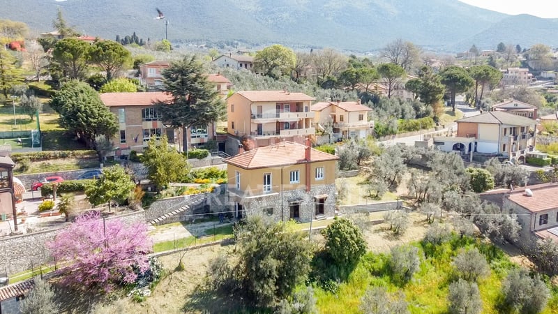 House in Montecchio - view 1