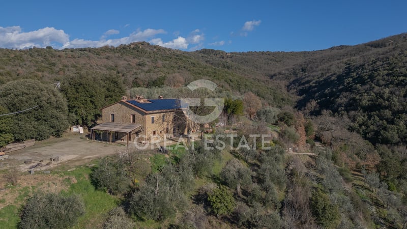 House in Moiano - view 1