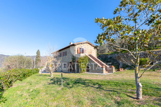 House in Cortona - view 1