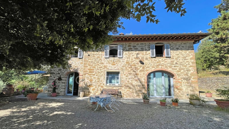 House in Monte San Savino - view 1