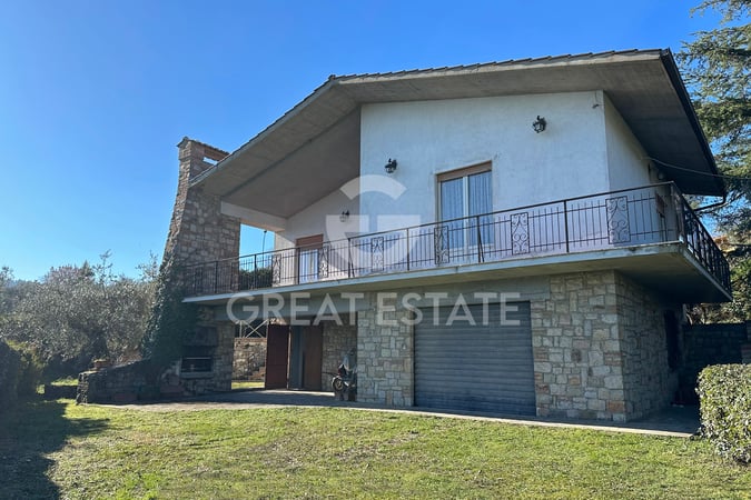 House in Palazzone - view 1