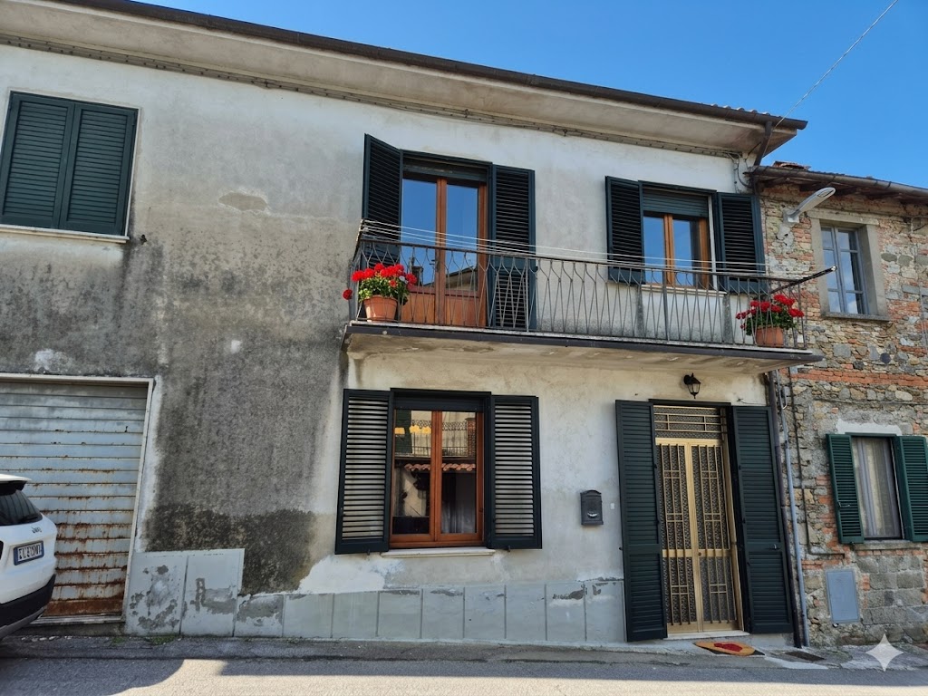 House in Camporgiano - Image 3