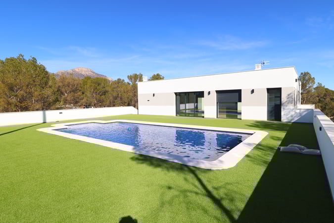 Villa in Purias - view 1