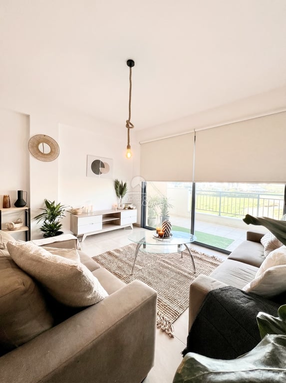 Apartment in Yeroskipou - Image 2