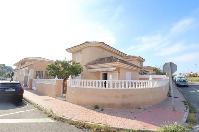 Villa in Torrevieja - view 1