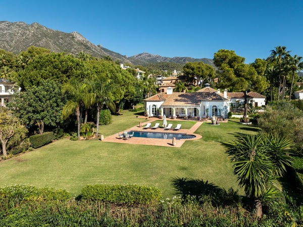 Villa in Marbella - view 1