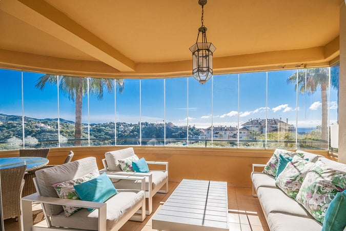 Apartment in Elviria - view 1