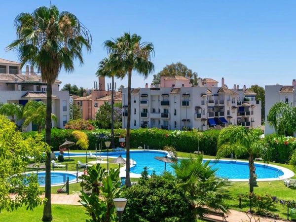 Apartment in Puerto Banus - view 1