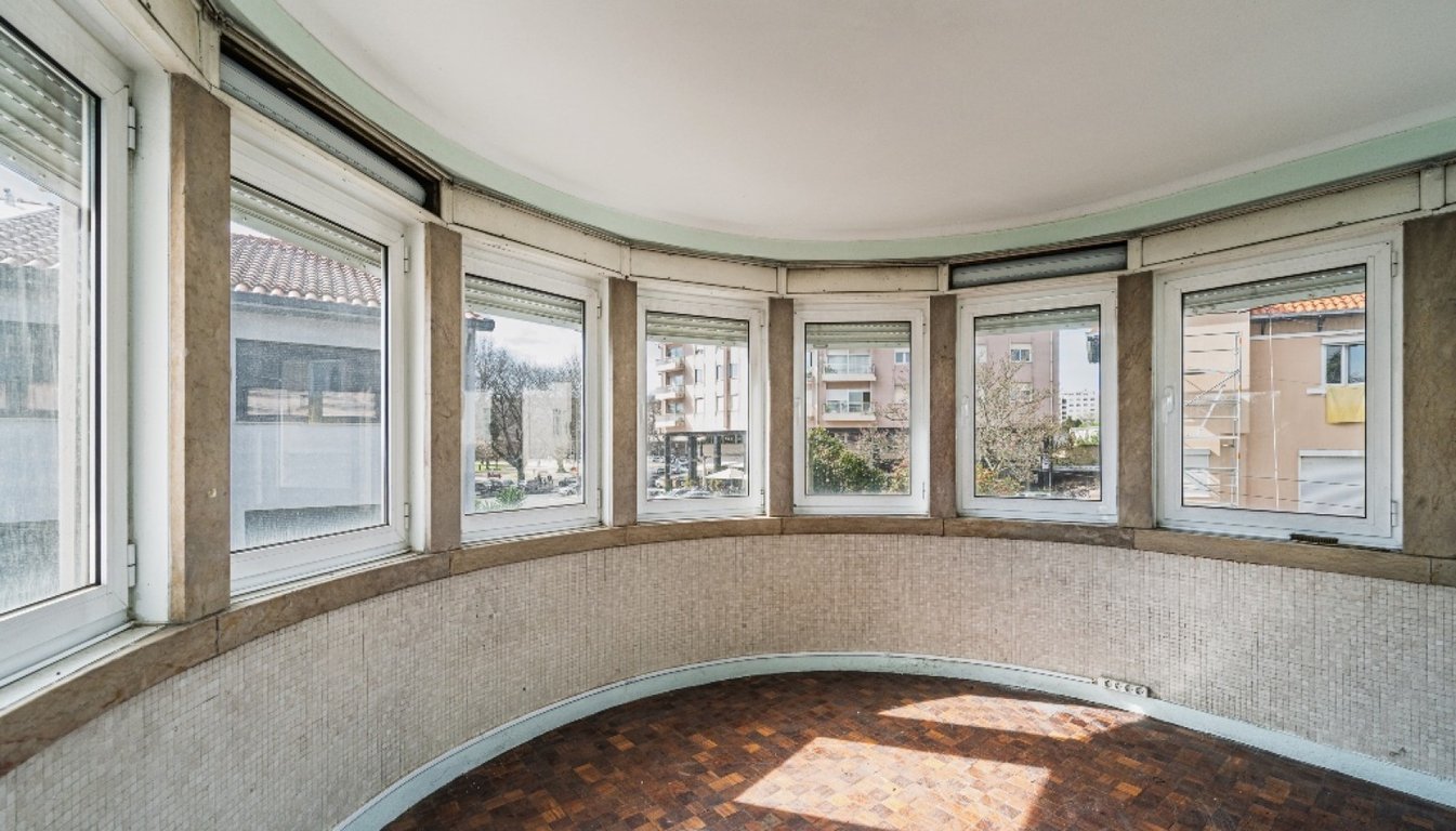 House in Paranhos - Image 2