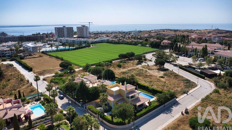 Land in Portelas - view 1