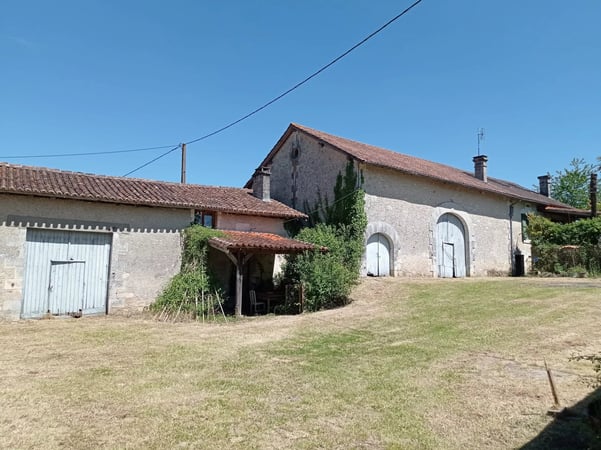 House in Verteillac - view 1