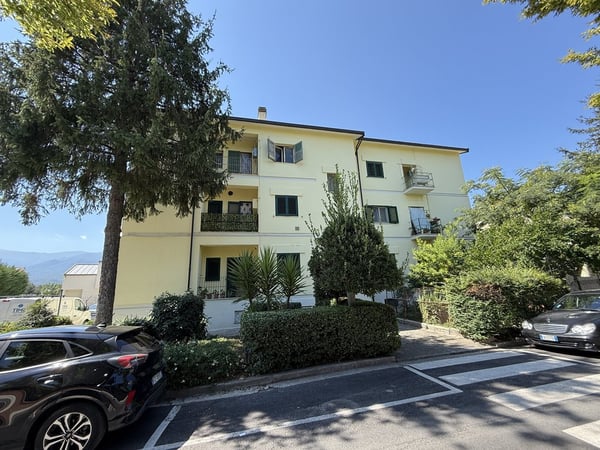 House in Torre de' Passeri - view 1