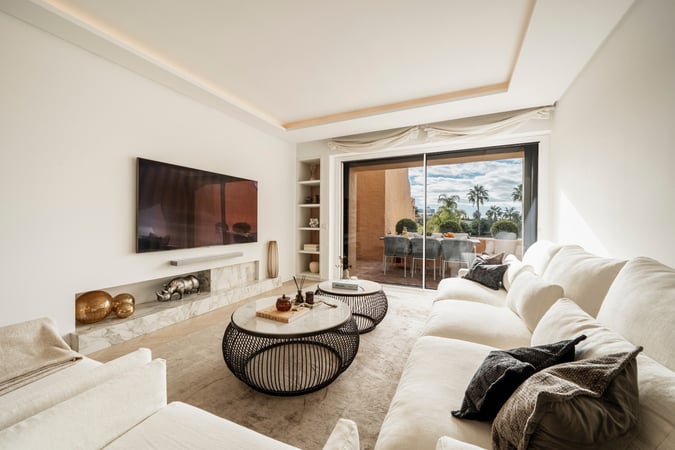 Apartment in Benahavis - view 1