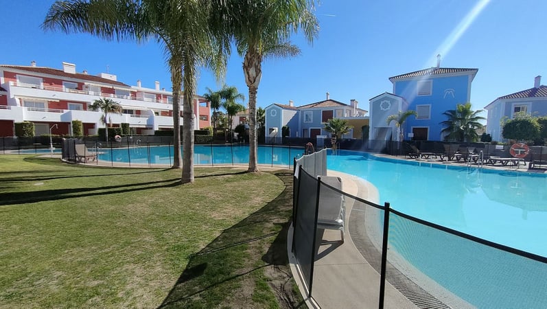 Apartment in Estepona - view 1