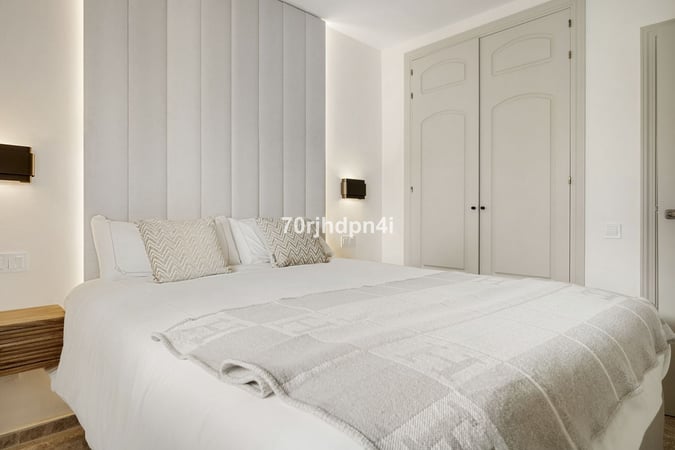 Apartment in Nueva Andalucia - view 1