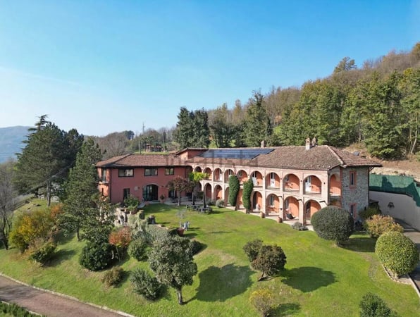 House in Monastero Bormida - view 1