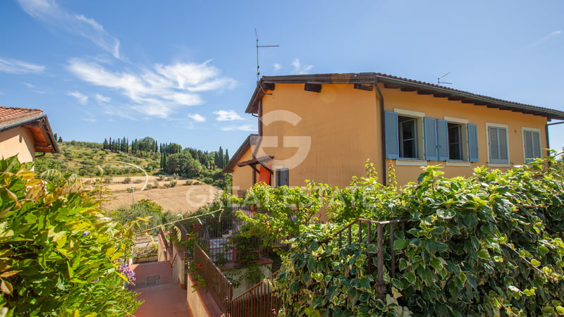 House in Cetona - view 1