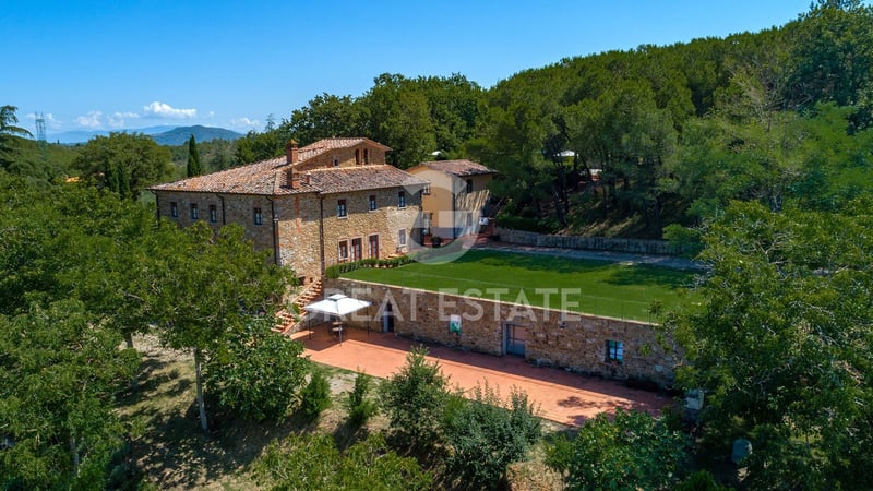 House in Bucine - view 1