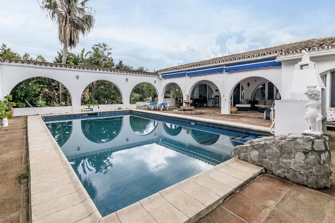 House in Estepona - view 1