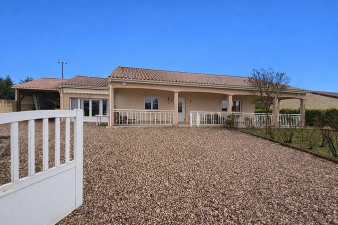 House in Villefagnan - view 1