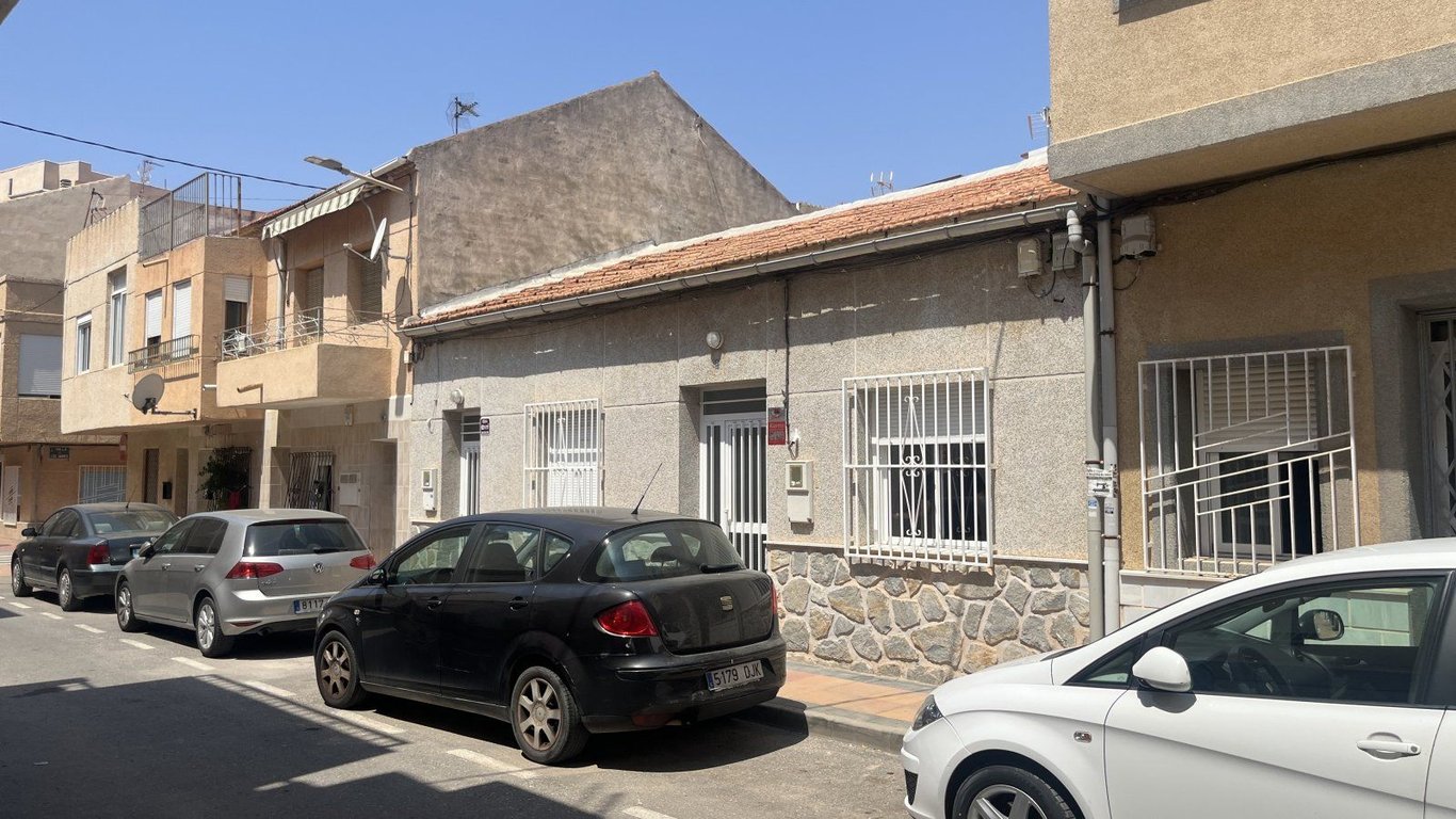 House in Los Alcazares - Image 2