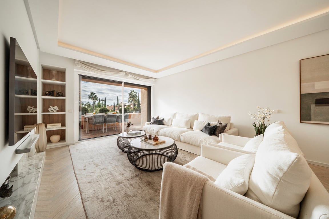 Apartment in Benahavis - Image 2