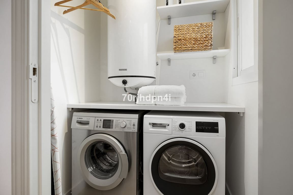 Apartment in Nueva Andalucia - Image 2