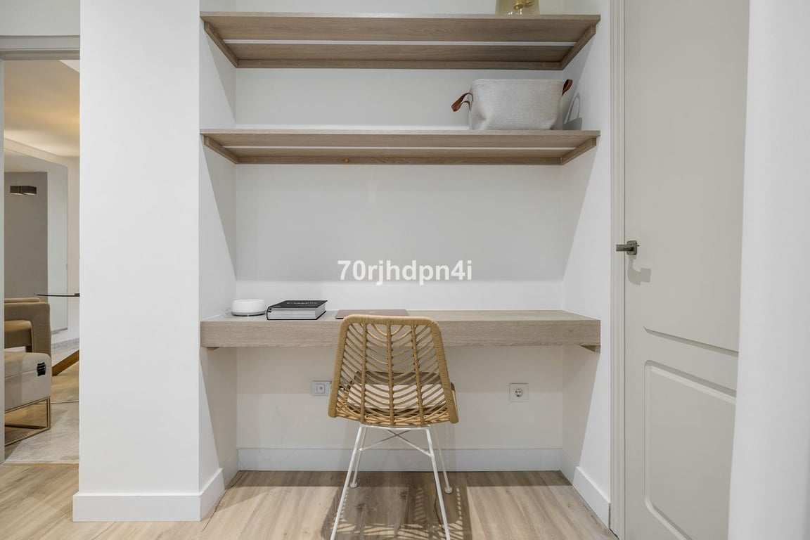 Apartment in Nueva Andalucia - Image 3