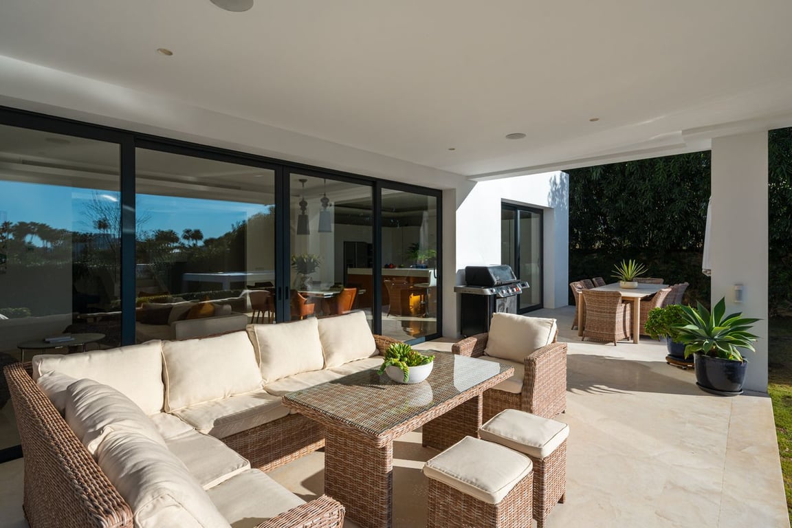 Villa in Nueva Andalucia - Image 3